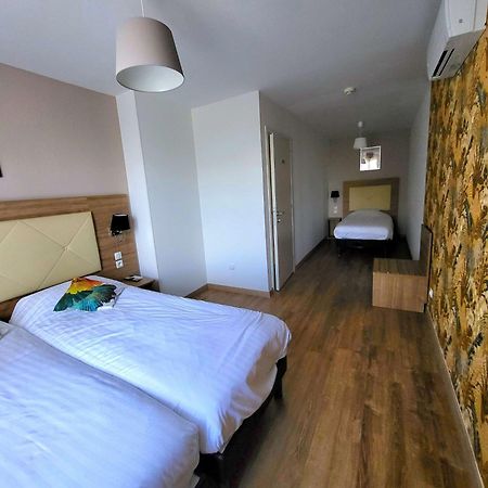 Le Grand Hotel Moliere Pezenas Bagian luar foto