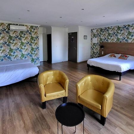 Le Grand Hotel Moliere Pezenas Bagian luar foto