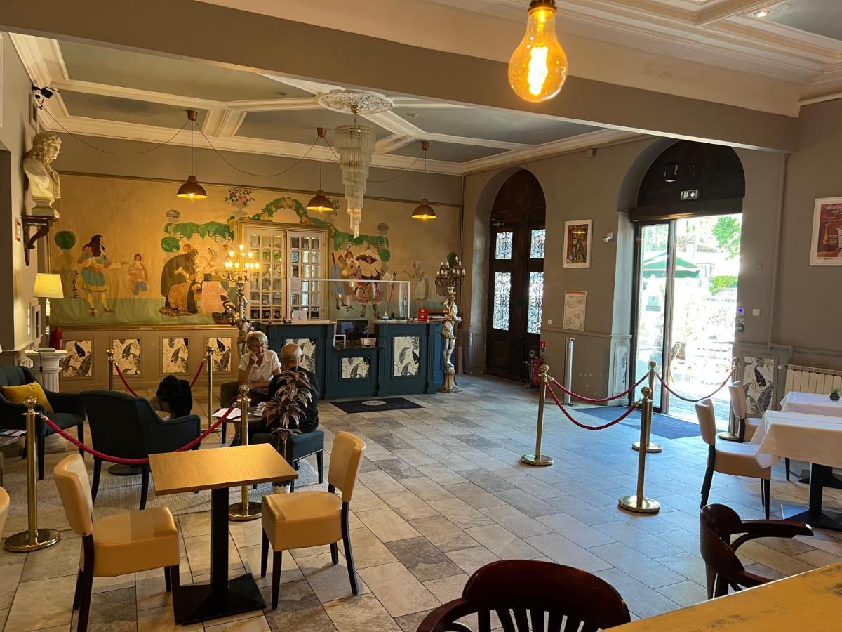 Le Grand Hotel Moliere Pezenas Bagian luar foto