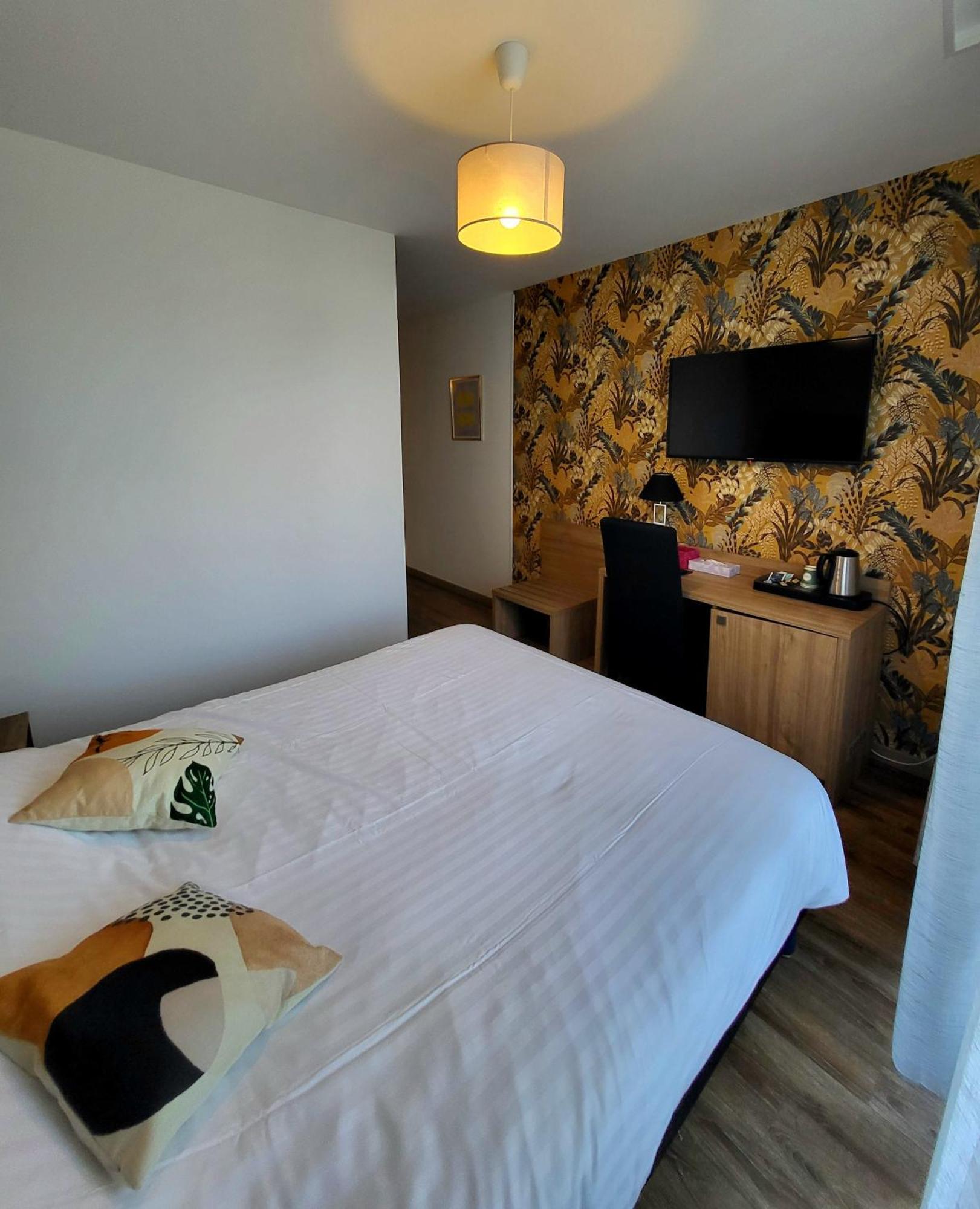 Le Grand Hotel Moliere Pezenas Bagian luar foto