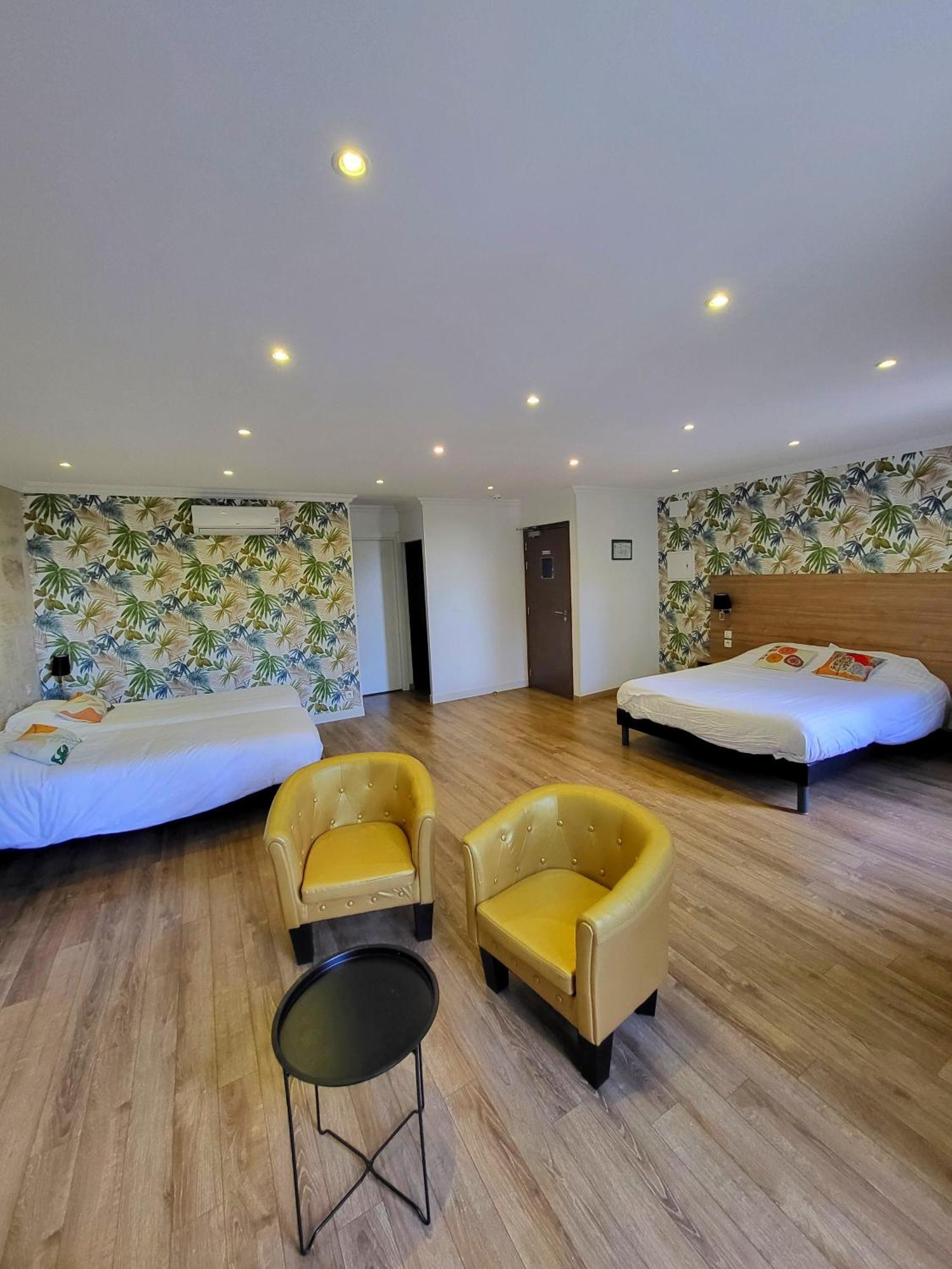 Le Grand Hotel Moliere Pezenas Bagian luar foto