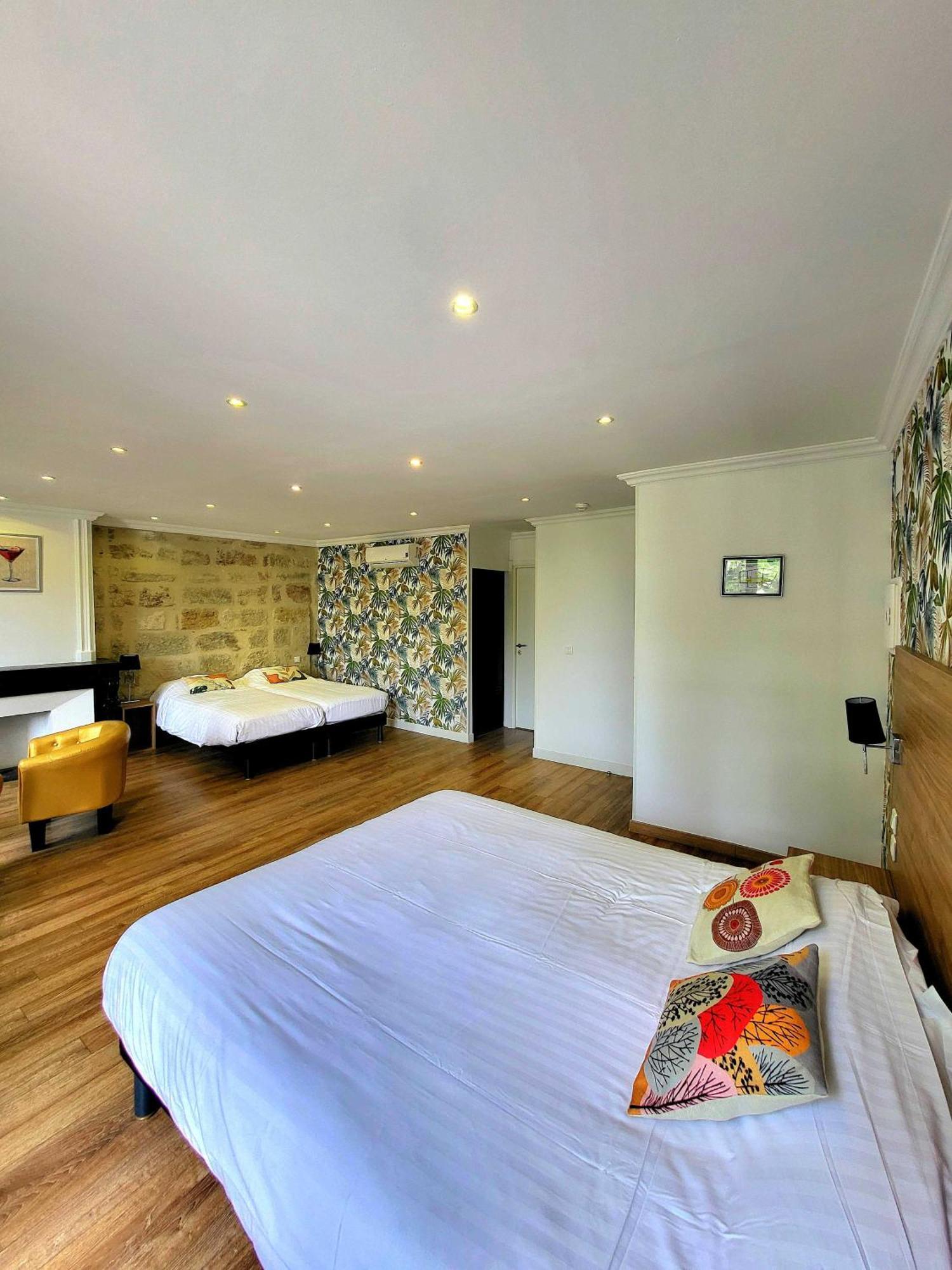 Le Grand Hotel Moliere Pezenas Bagian luar foto