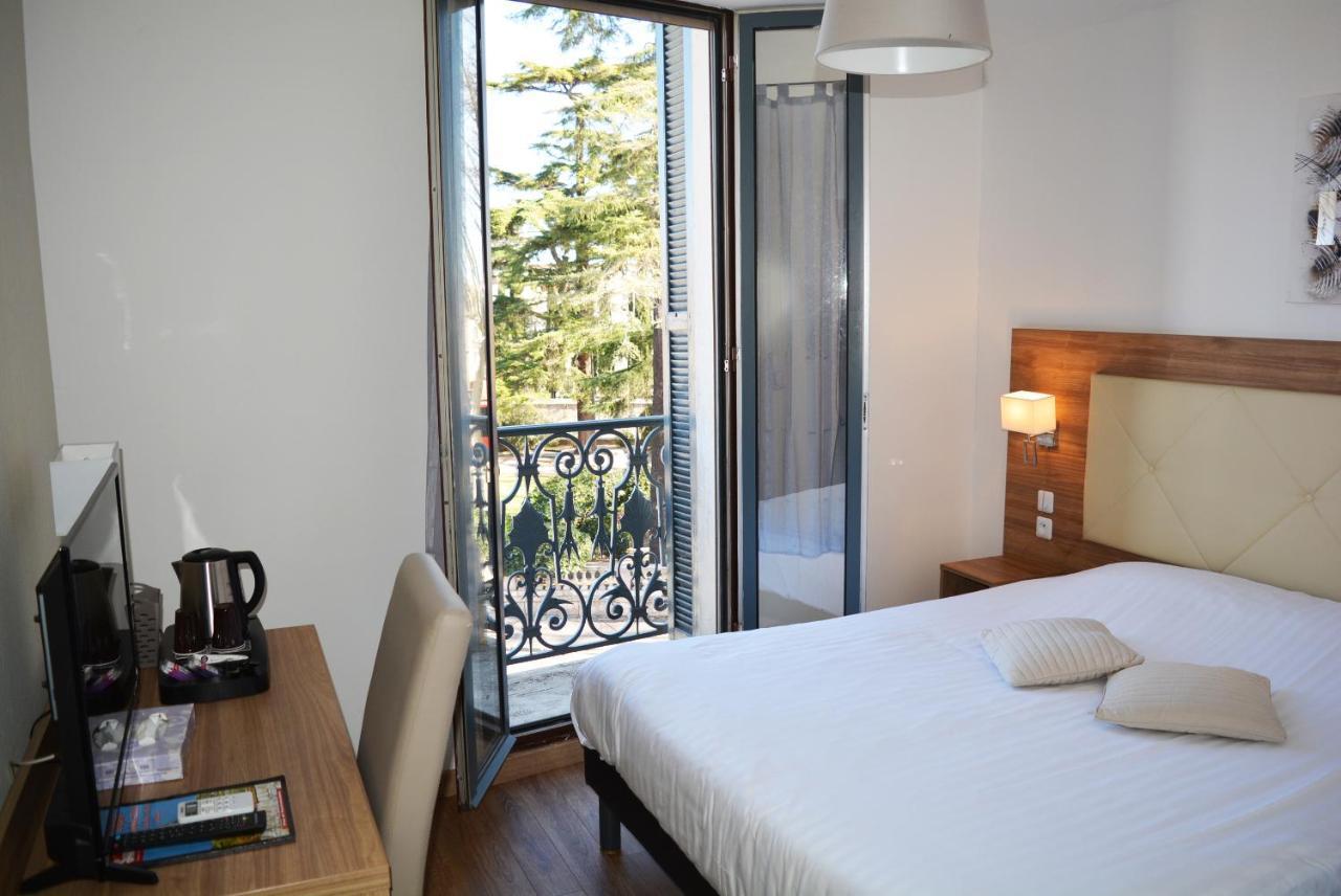 Le Grand Hotel Moliere Pezenas Bagian luar foto