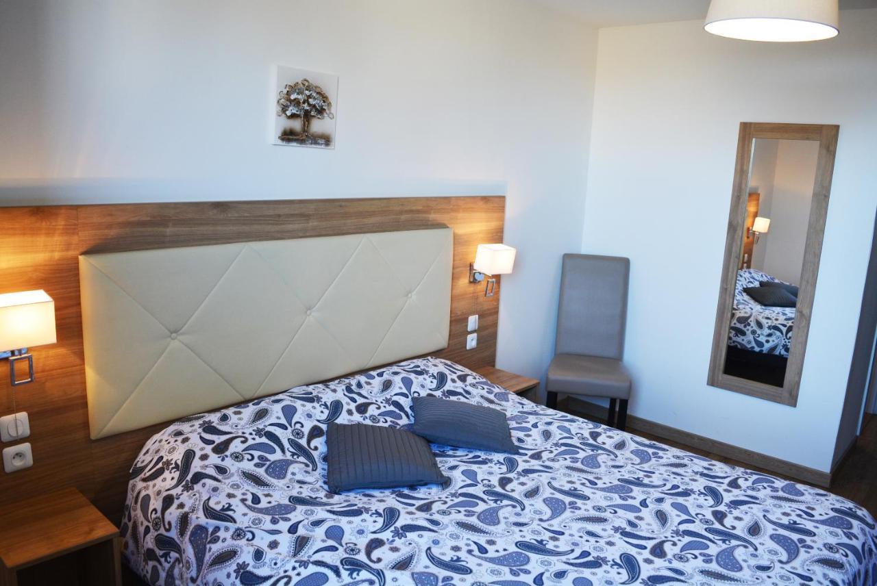 Le Grand Hotel Moliere Pezenas Bagian luar foto