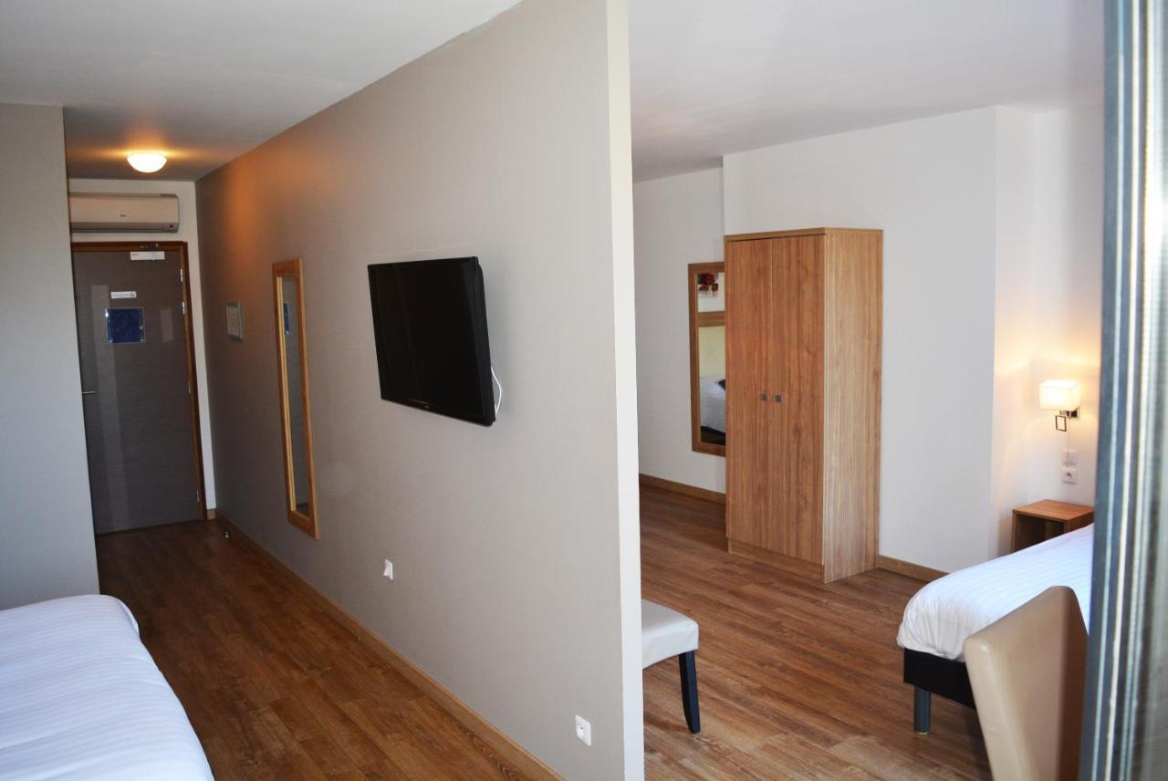 Le Grand Hotel Moliere Pezenas Bagian luar foto